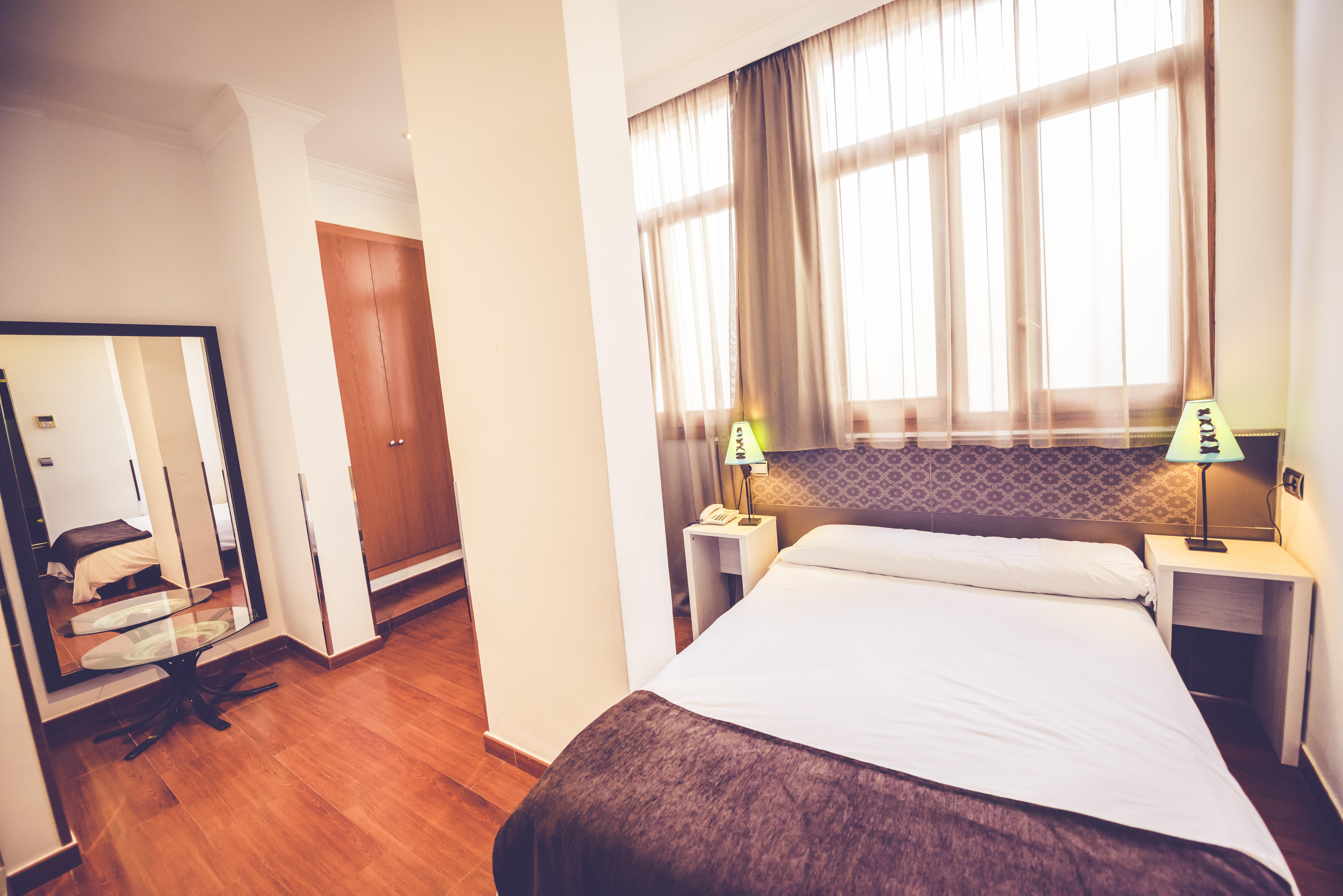 Hostal Sol Los Angeles Madrid Dış mekan fotoğraf