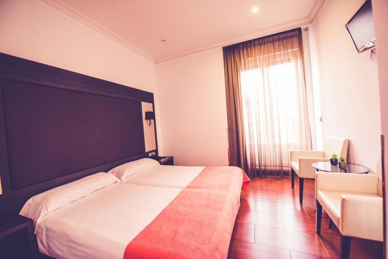 Hostal Sol Los Angeles Madrid Dış mekan fotoğraf