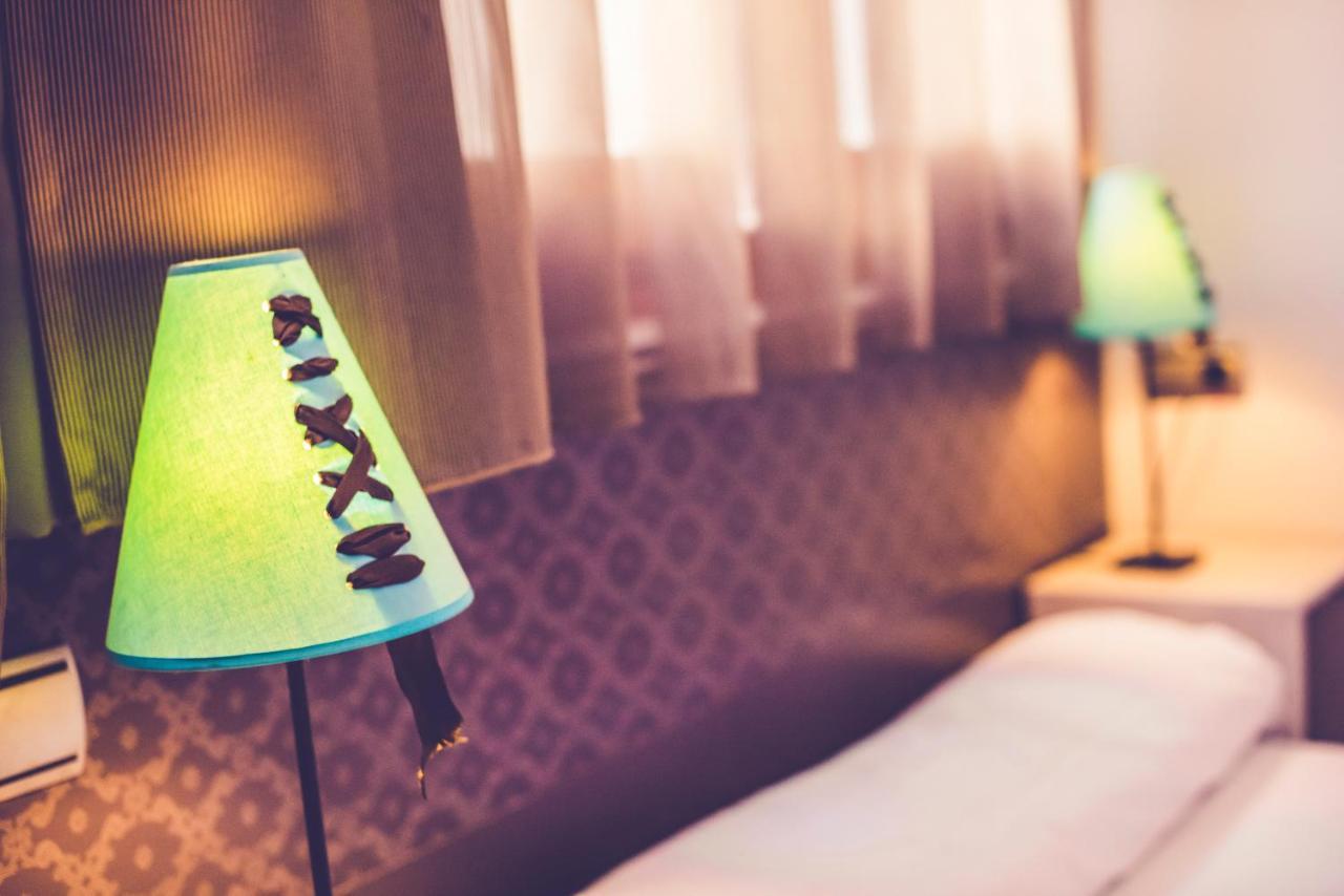 Hostal Sol Los Angeles Madrid Dış mekan fotoğraf